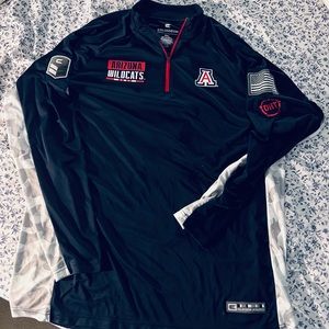 Univ AZ Wildcats athletic lightweight pullover XXL. Distinctive logo and badges